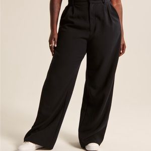 Tailored wide-leg pants in Black